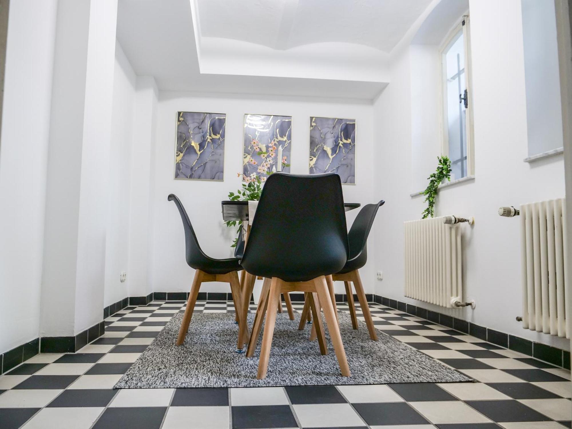 Aurelia Apartment *