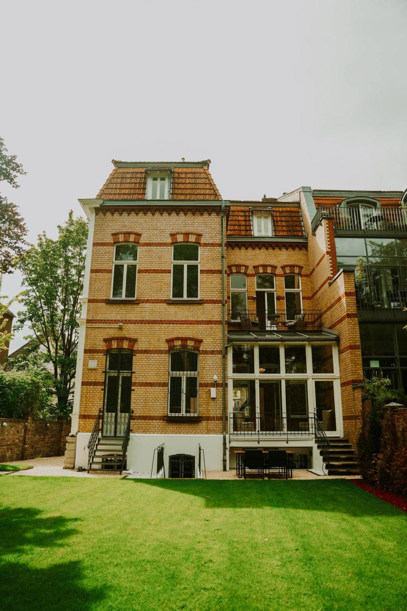 Aurelia Apartment