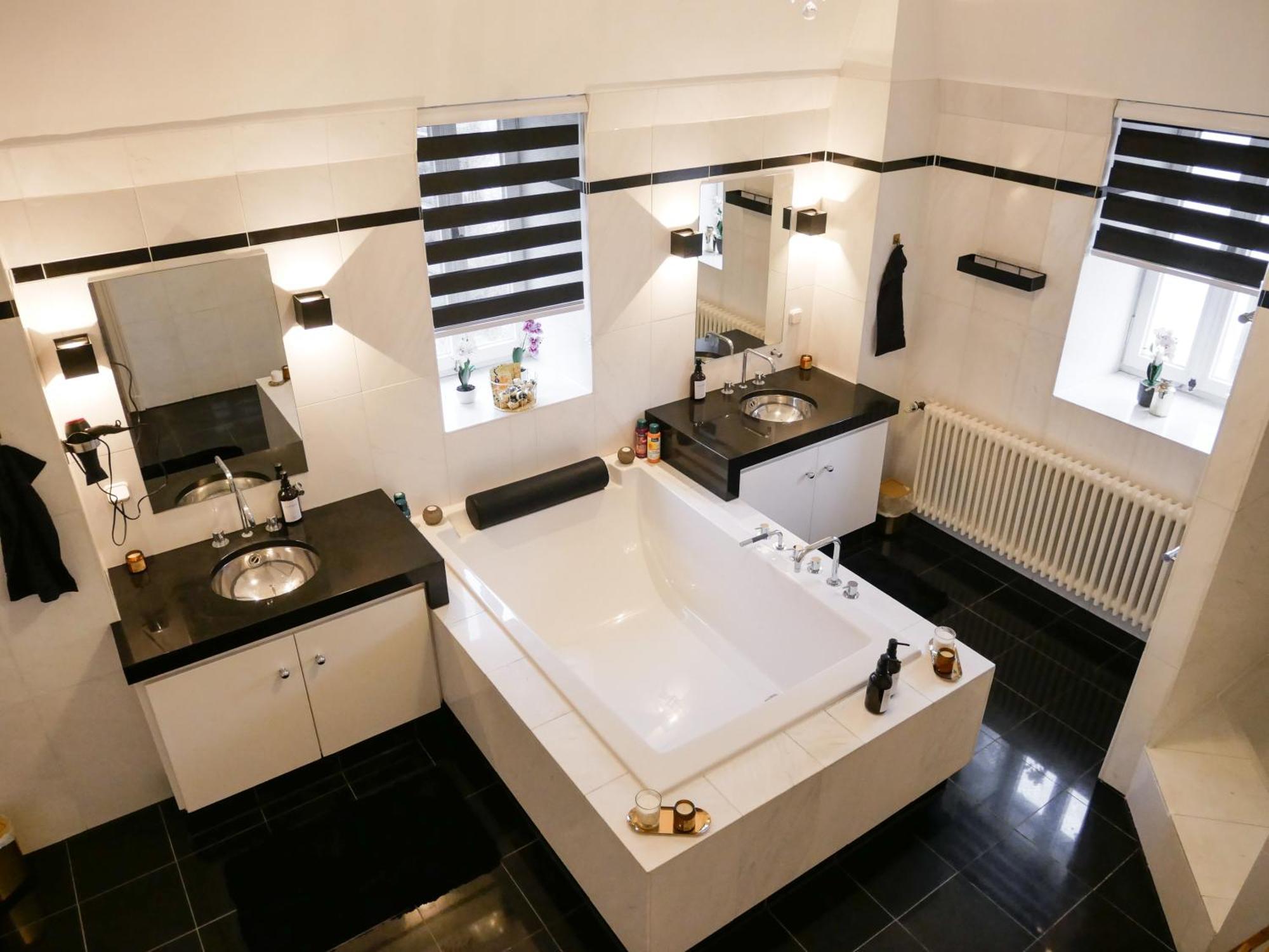 Aurelia Apartment